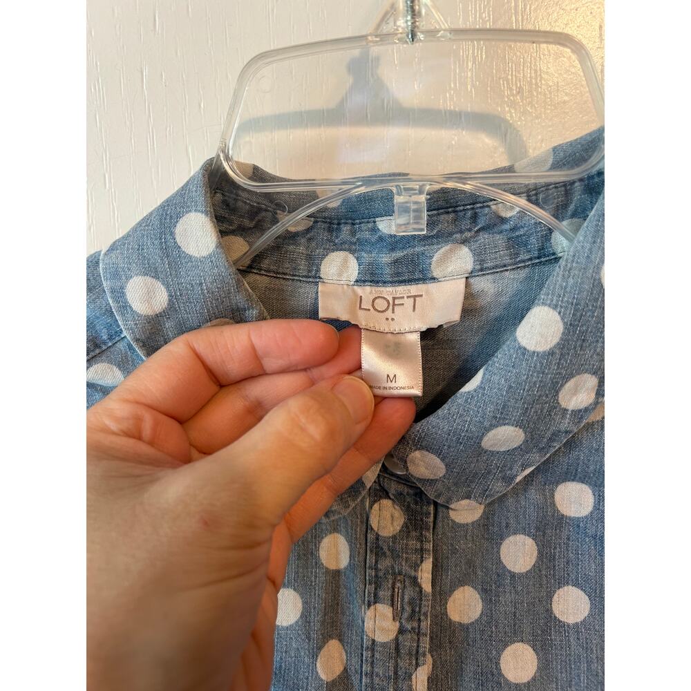 Loft Polka Dot Chambray Button Down Size M - Picture 2 of 5
